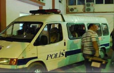 Polis Aracına Hain Saldırı