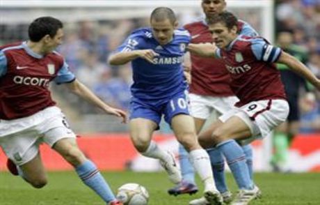 Chelsea Cole Ve Ballack'a Yol Verdi