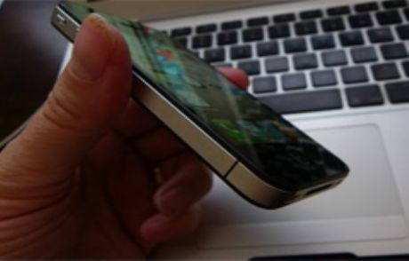 Sakın İphone 4 Almayın Uyarısı!