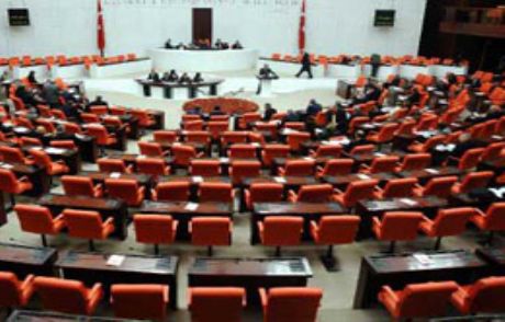 Meclis'te Ayak Yalama Tartışması