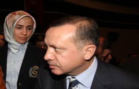 Erdoğan'ın Kızı Ak Parti'de İşbaşı Yaptı