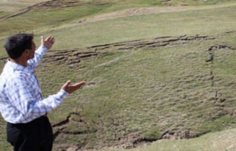 Ağrı'da Heyelan Geçit Vermiyor
