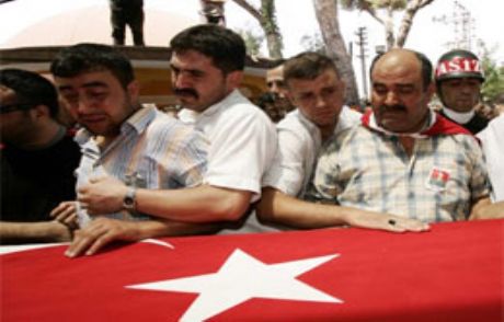 Şehit Cenazesinde Teröre Öfke Yağdı!