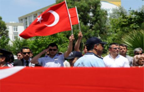 İşçi Sendikaları Teröre Lanet Okudu