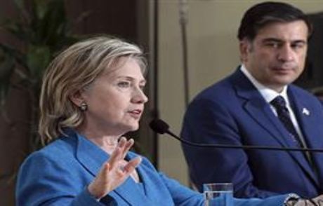 Clinton'un Ziyareti Putin'i Kızdırdı