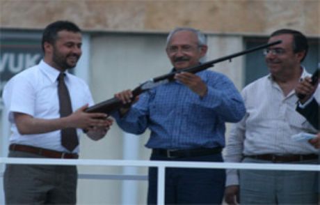Kılıçdaroğlu İki İlçeye İl Sözü Verdi