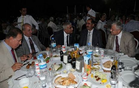 Çorlu Belediyesi'nden İftar Yemeği