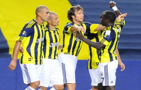Yobo Geldi, Kadro Dışı Kaldı!