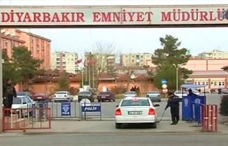 Diyarbakır'da Bombalı Araç Paniği