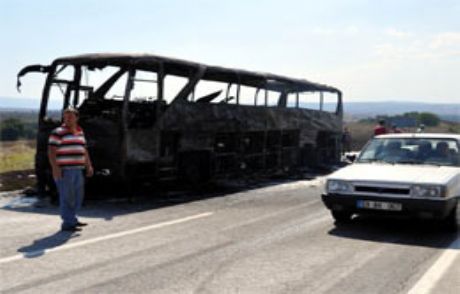 Yolcu Otobüsü Alev Topuna Döndü
