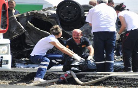 Beton Mikseri İle Otomobil Çarpıştı: 3 Ölü