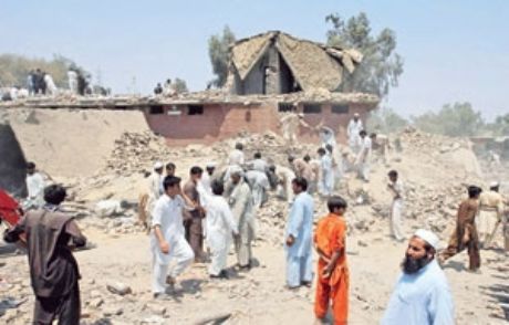 Pakistan'da Bombalı Saldırı: 16 Ölü