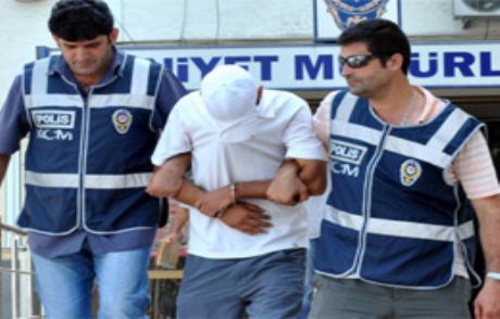 Sakarya'daki Çete Polisi Bile Dolandırdı