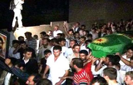 Öcalan'ın Evinin Önünde Cenaze Namazı