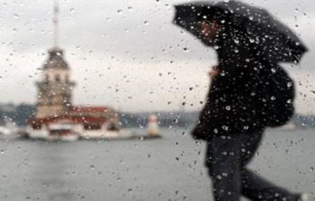 İstanbul'da Hava Yağışlı, Yollar Kapalı