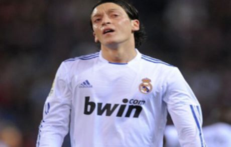 Mesut Özil'den Teröre Tepki!