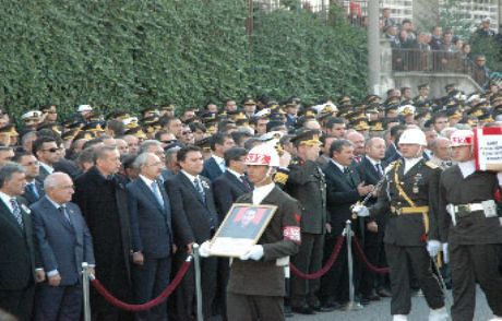 Son Yolculuğuna Devletin Zirvesi Uğurladı