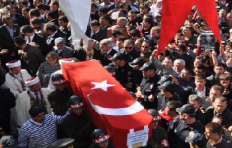 Şehit Cenazesinde İnsan Seli