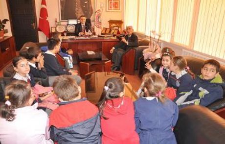 Öğrencilerden Belediye Ziyareti