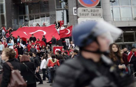Terörü Kınayacaklardı Saldırıya Uğradılar