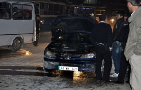 Otomobil Seyir Halindeyken Alev Aldı