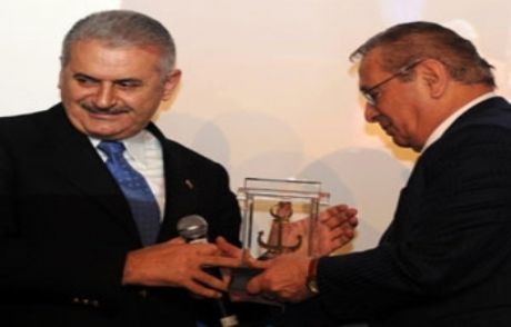 Yıldırım'a 'yılın Siyaset Adamı' Ödülü