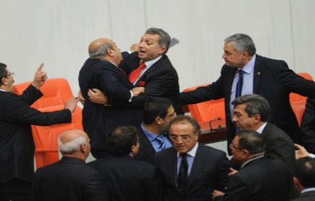 Bakan Kck'yı Anlattı, Meclis Karıştı