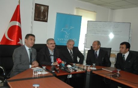 Sarıgül, Öğretmenler Günü'nde Van'daydı