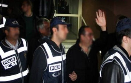 İzmir'de 8 Tutuklama!