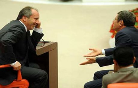 Chp Liderine Bükemediğin Bileği Öp Çağrısı