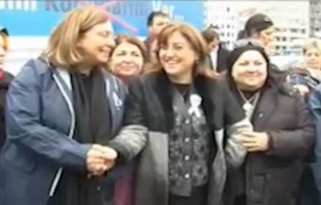 Ak Partili Kadınlardan Yürüyüş