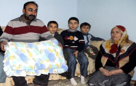 İçi Altın Dolu Yastığı Van'a Gönderdiler