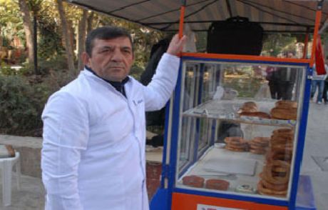 Milyonluk Servetini Kaybetti, Simitçi Oldu