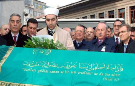 Sarıgül'den Babasına Son Görev