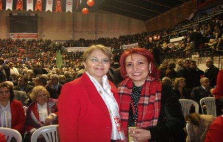 Dp'li Kadınlar Kongreyi Coşturdu