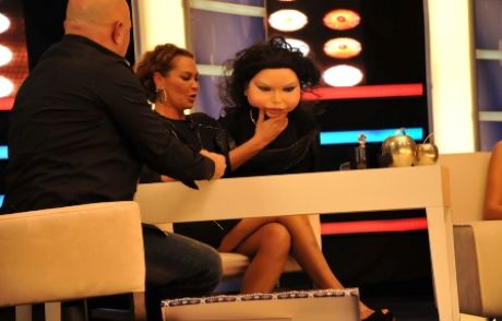 Avşar Diva'nın Kuklasını Eline Geçirirse