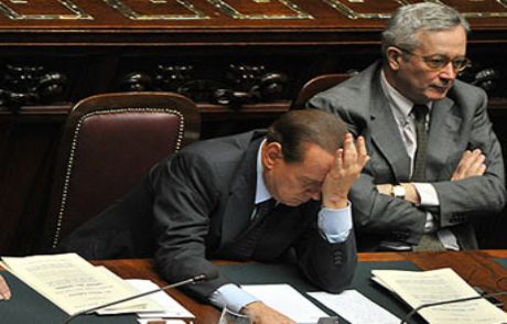 Berlusconi Çoğunluğu Kaybetti