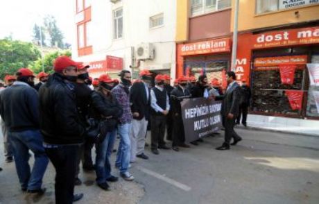 İşçilerden Siyah Bantlı Protesto