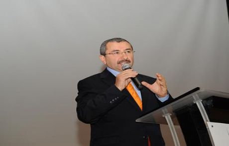 Belediyeciliğin Kitabını Yazdı