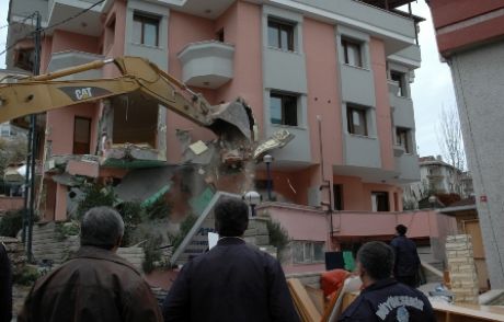 Deprem Profesörünün Raporu Fos Çıktı