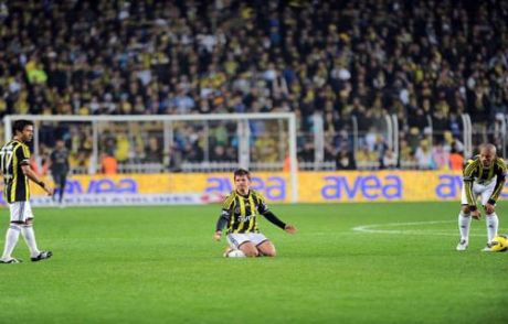 F.bahçe'ye İki Şok Haber!