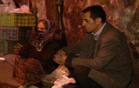 Abla Kardeş Sokakta Kaldılar