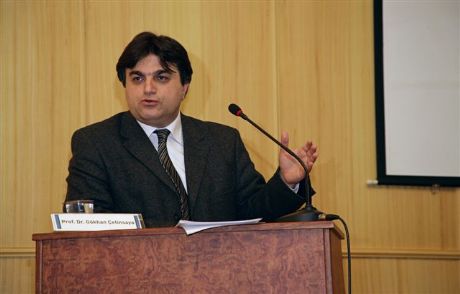 Bürokratları Görevden Aldı