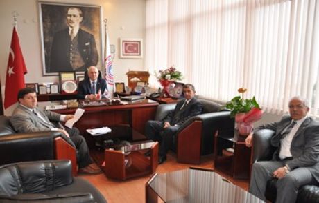 Belediyeye Ziyaretler Sürüyor