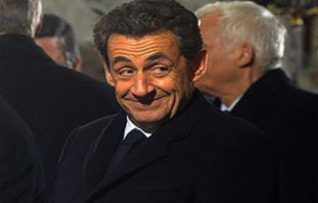 İnkar Tasarısı Sarkozy'nin Partisini Böldü