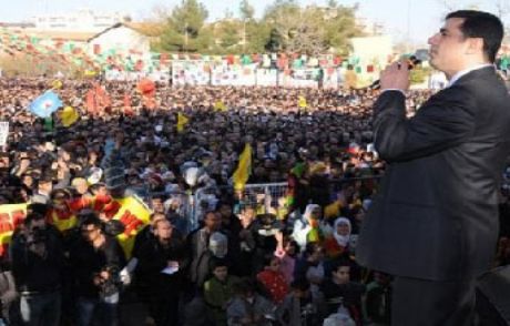Diyarbakır'da Bdp'den Gövde Gösterisi