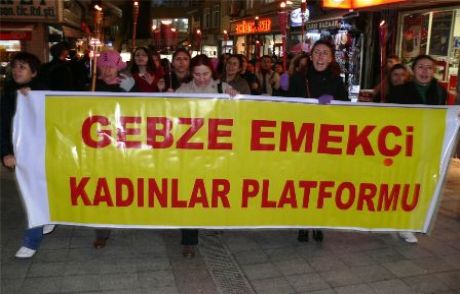 Kadınlar 'şiddete Hayır' İçin Yürüdü