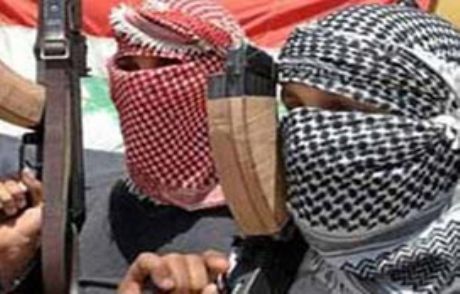 El Kaide Kaçırdığı 5 Kişiyi Rehin Aldı