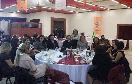 Bayanlardan Örnek Davranış