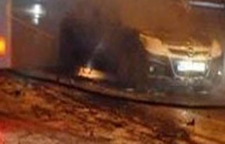 Doktoru Dövüp Aracını Yaktılar